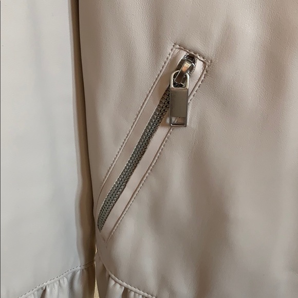 Blush pink faux leather jacket - Picture 3 of 7